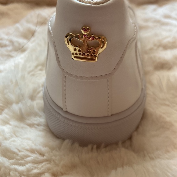 sneakers - Picture 2 of 4